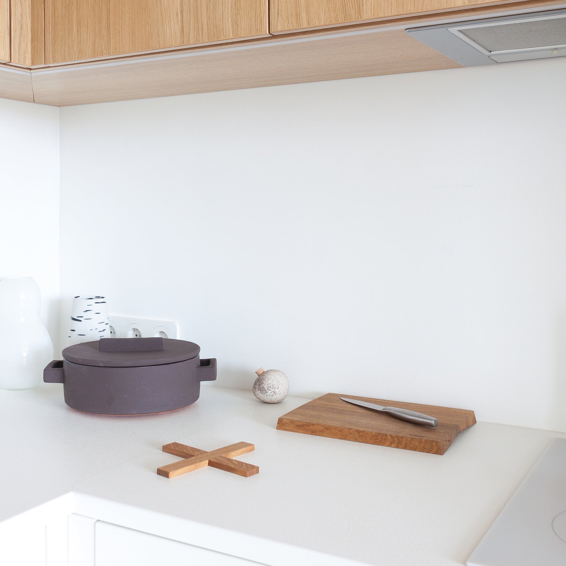 Minumo minimal design products in scandinavian white kitchen