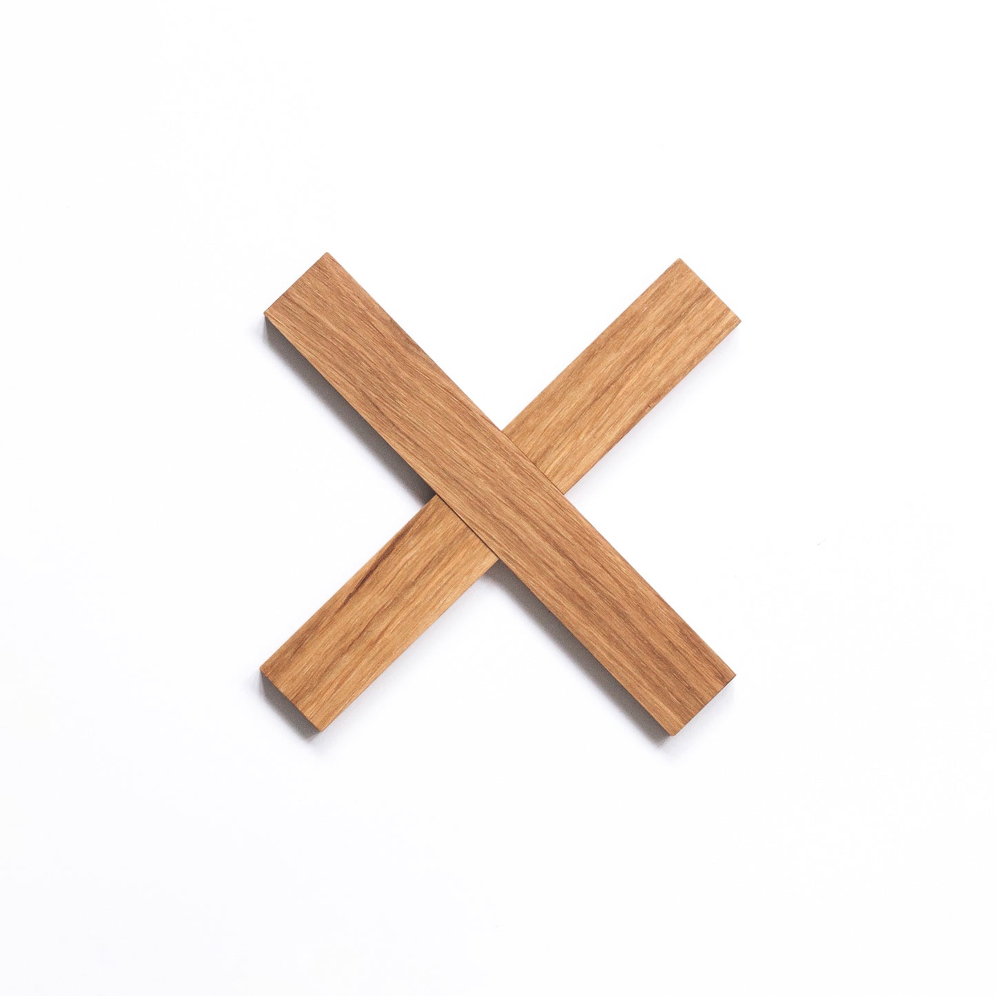 Simple cross trivet for nordic home by Minumo kuumaalus pliksplaks dessous de plat en bois